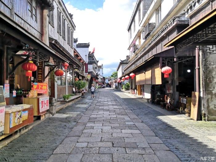 因孩子爱吃福建大姐做农村小吃,结果食客排队要,轻松日卖1000多
